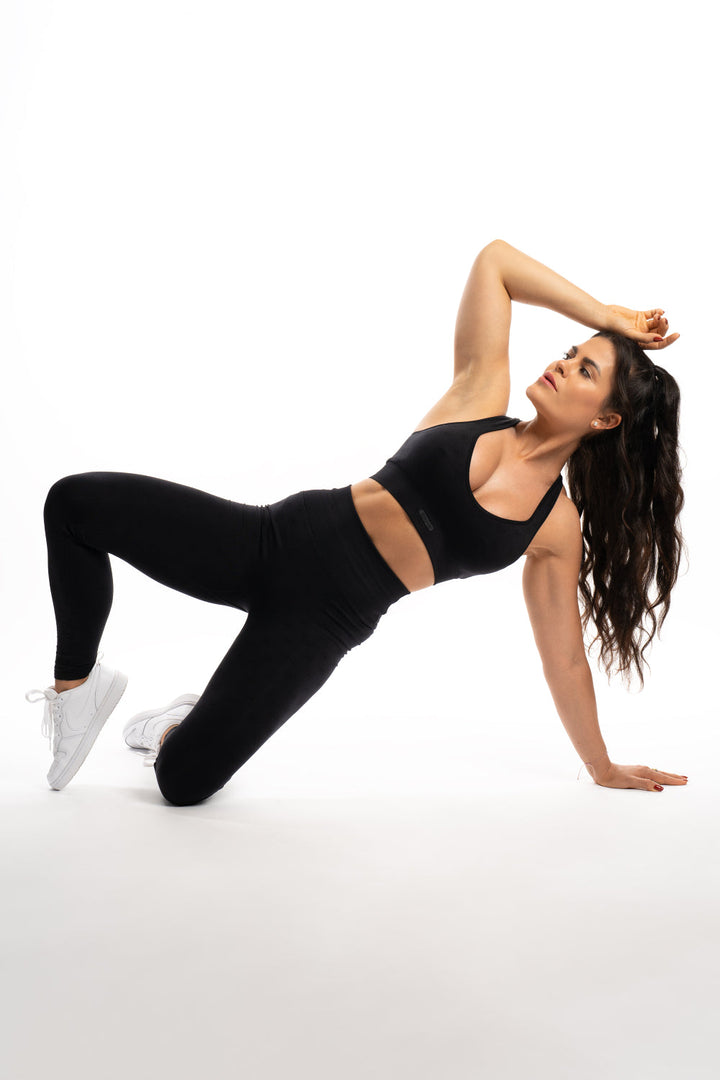 Modelka má XS (162cm, 55kg)