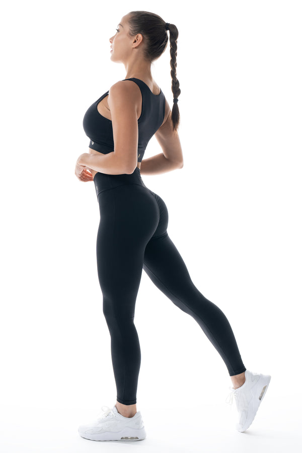 Modelka na fotce má XS (164,5cm , 53kg)